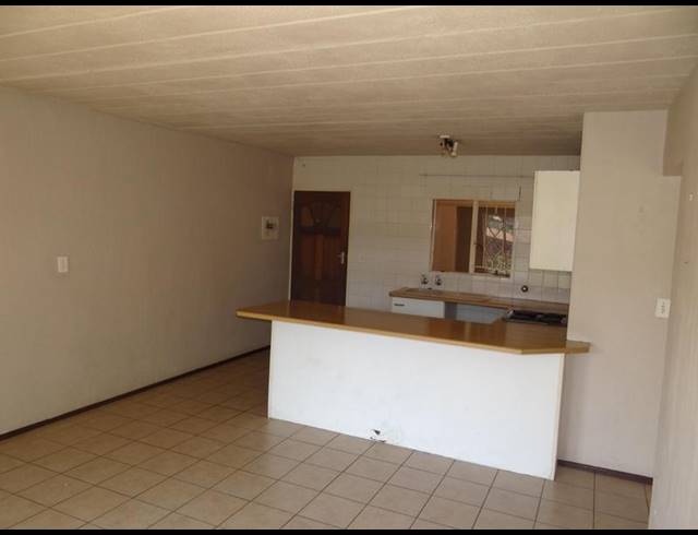 2 BEDROOM PROPERTY TO RENT IN HELDERKRUIN